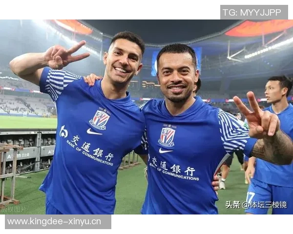 上海足球队的速度之美:探寻快攻战术与球员潜力的完美结合 上海足球队的速度之美:探寻快攻战术与球员潜力的完美结合