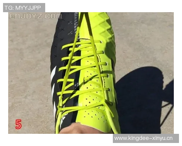 足球明星的鞋带绑法揭秘助你提升场上表现与风格 足球明星的鞋带绑法揭秘助你提升场上表现与风格