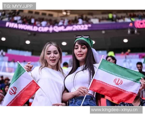 女球迷勇敢表白心仪足球明星感动全场引发热议与祝福