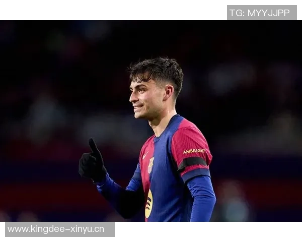 足球明星年鉴全景图集揭秘全球顶级球员的辉煌瞬间与成长历程