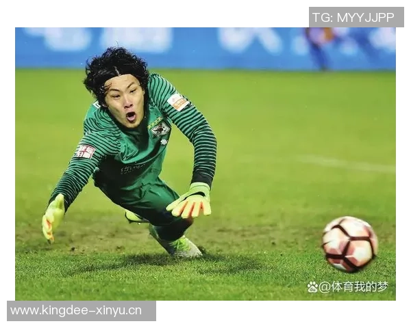 足球巨星的肌肉儿子如何在运动界崭露头角成为新一代偶像